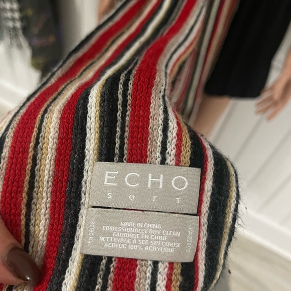 Extra long striped scarf - Picture 4 of 6